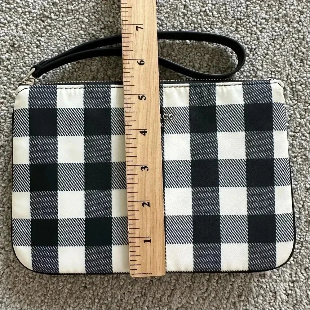 Kate Spade Chelsea Textured Gingham Printed Medium Nylon Zip Wristlet Wallet‎